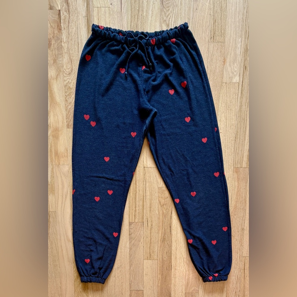 Chaser Tiny Hearts Sweatpants Avalon Navy Blue Red Hearts Anthropologie Medium M - Picture 5 of 8